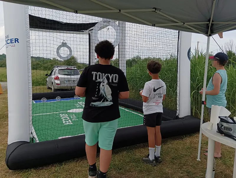 Animation anniversaire enfant Drone Soccer organisée par ADRONE en Pays de la Loire