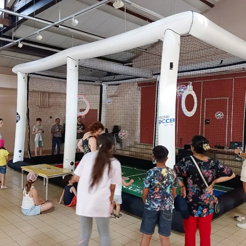 Animation drone soccer lors d'un événement municipal en Pays de la Loire
